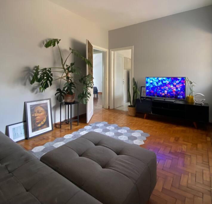 Apartamento Apto Com Dois Quartos, Pertinho Do Metro Faria Lima